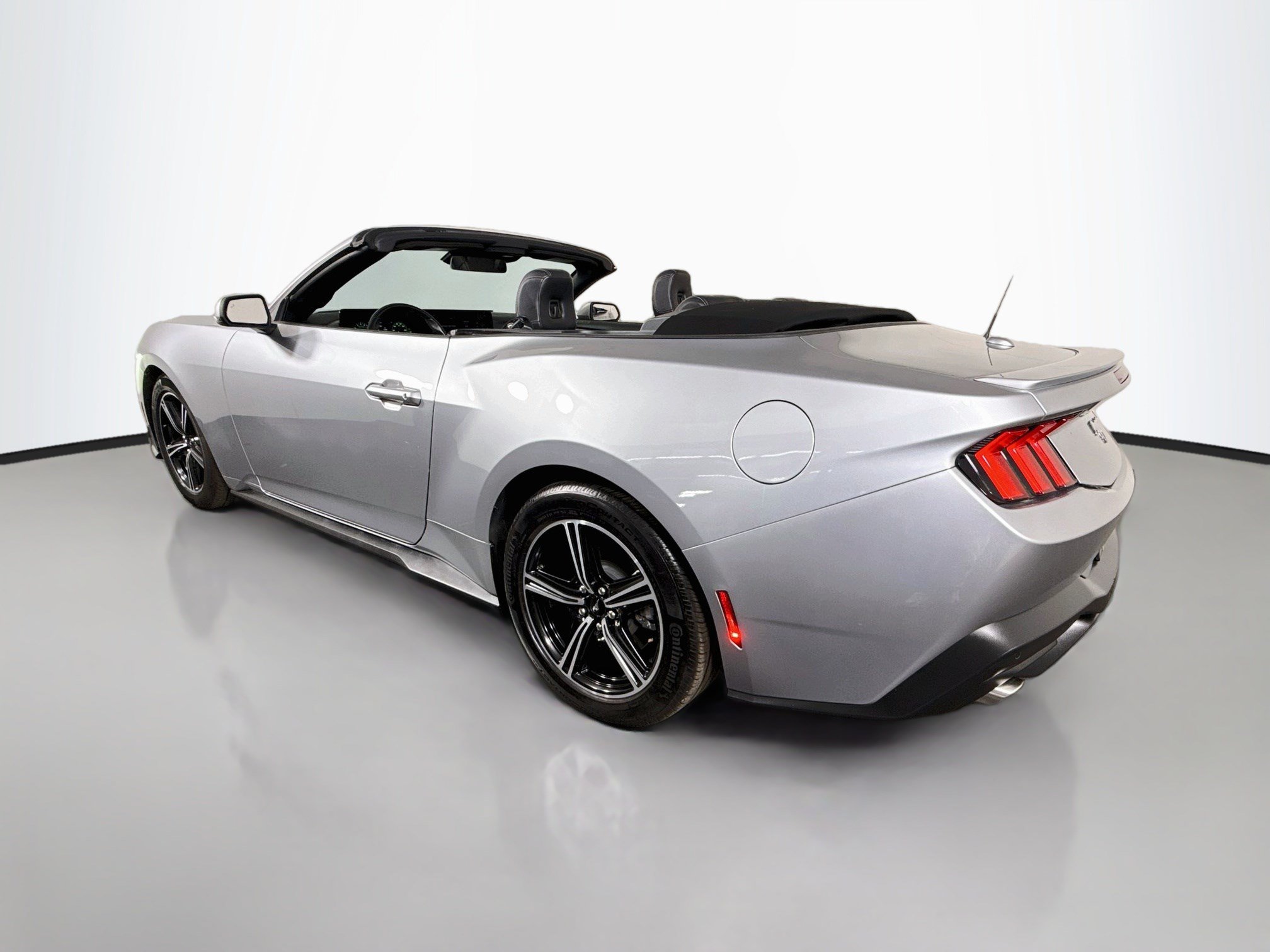 Used 2025 Ford Mustang Premium RWD image 45