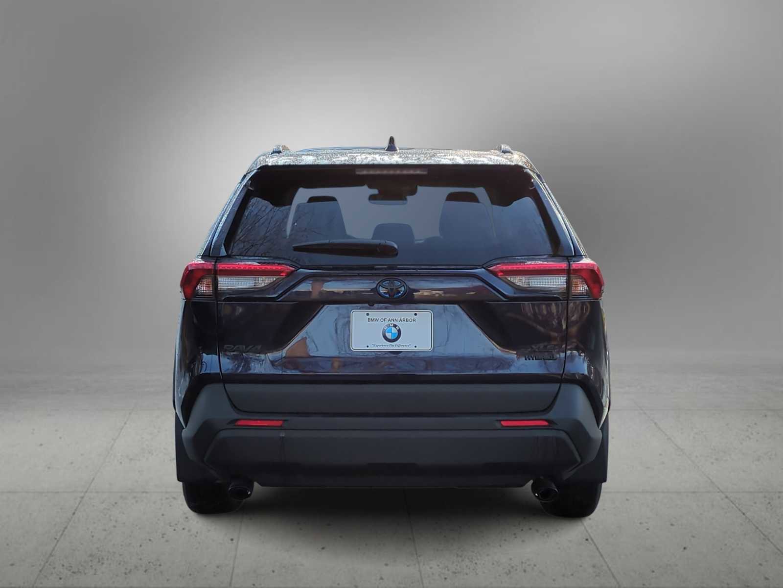 Used 2023 Toyota RAV4 XLE Premium image 7