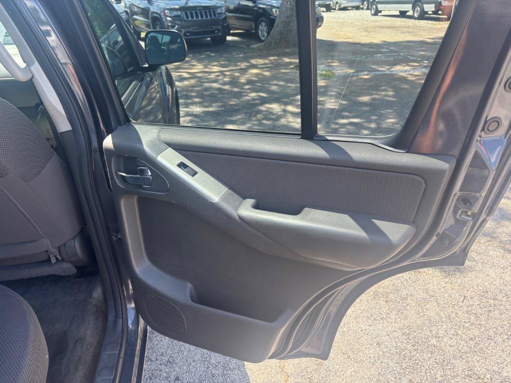 Used 2012 Nissan Pathfinder S RWD image 19