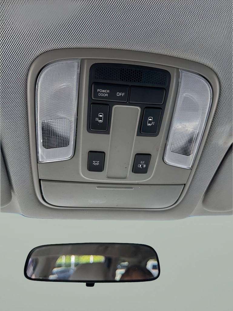 Used 2021 Kia Sedona LX FWD image 34