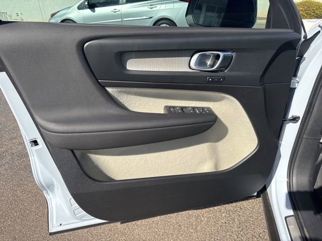 New 2026 Volvo XC40 B5 Plus w/ Protection Package Premier AWD/4WD image 12
