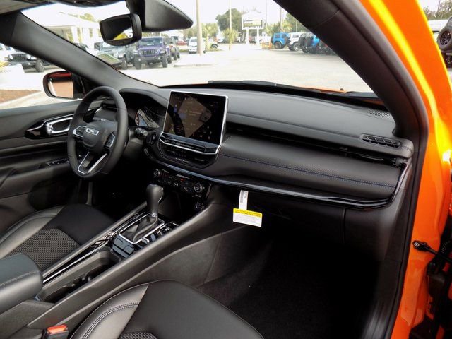 New 2026 Jeep Compass Latitude w/ Sun and Sound Group image 21