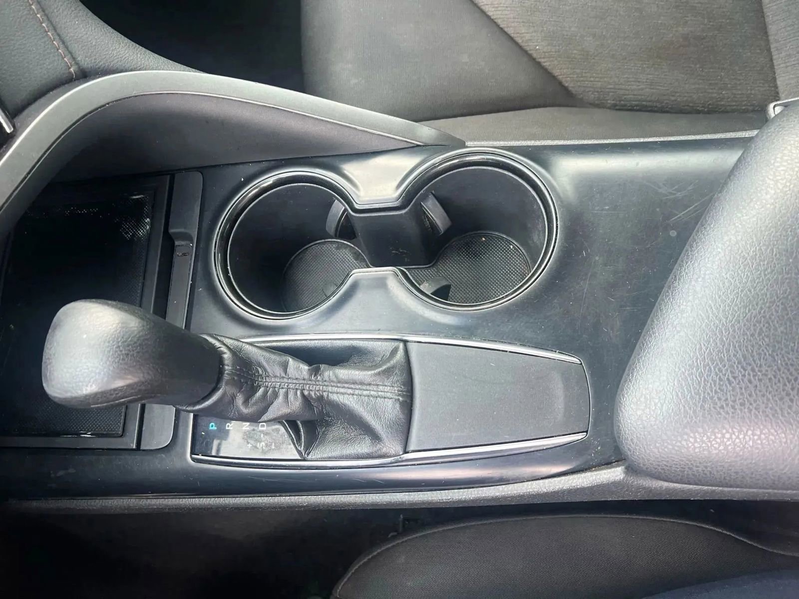 Used 2018 Toyota Camry LE image 19