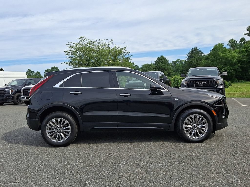 Used 2024 Cadillac XT4 Premium Luxury AWD/4WD image 7