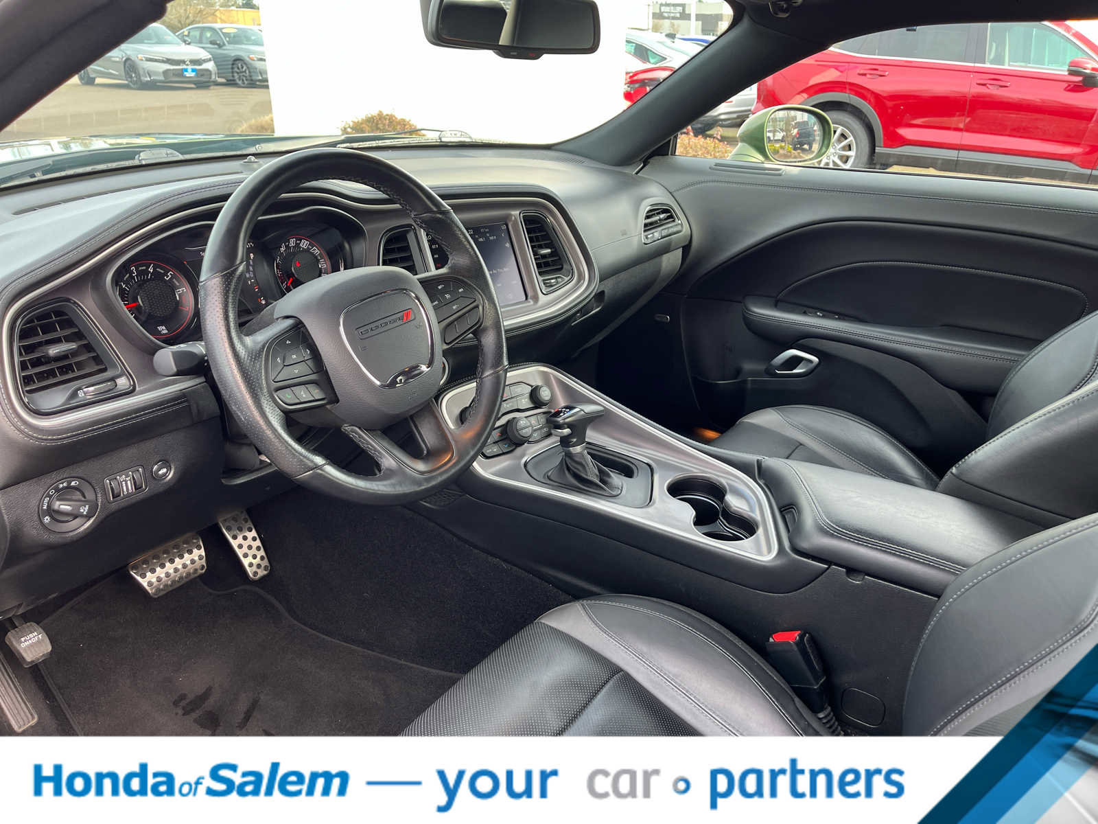 Used 2022 Dodge Challenger SXT w/ Plus Package image 2