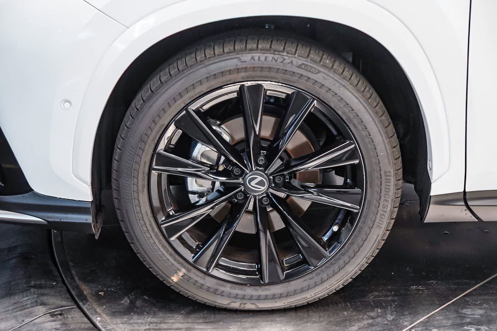 Used 2026 Lexus NX 450h+ F Sport AWD/4WD image 11