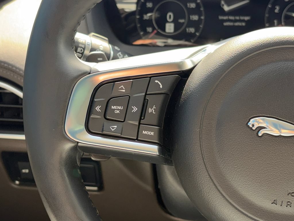 Used 2019 Jaguar F-PACE Portfolio AWD/4WD image 12