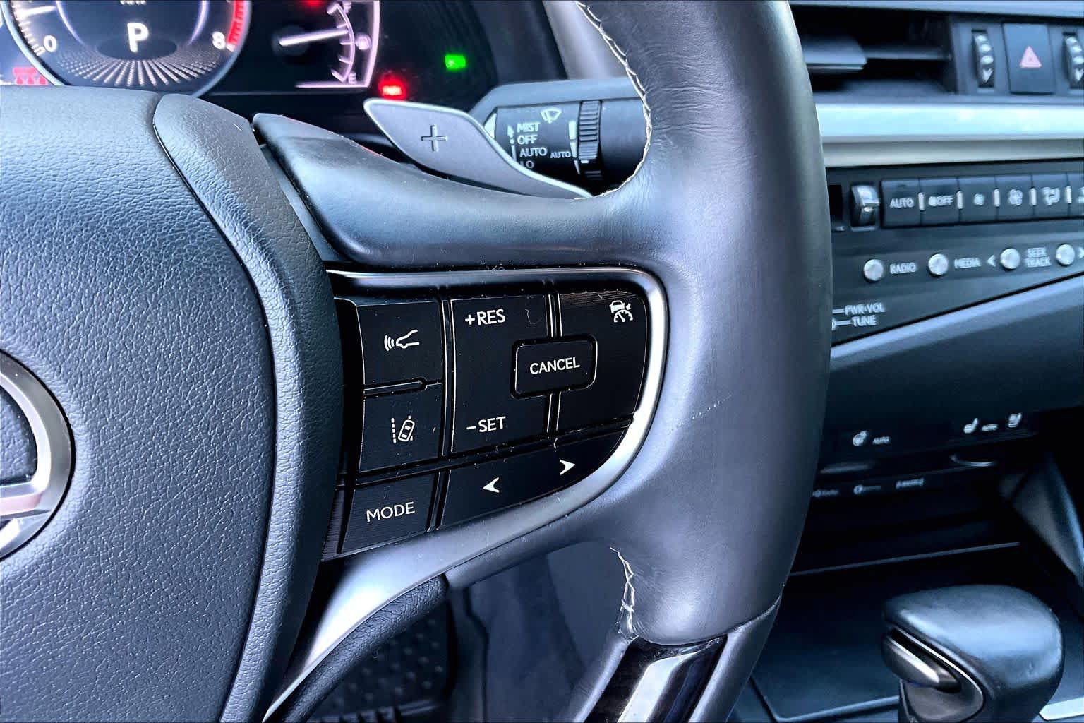 Used 2020 Lexus ES 350 w/ Premium Package FWD image 24