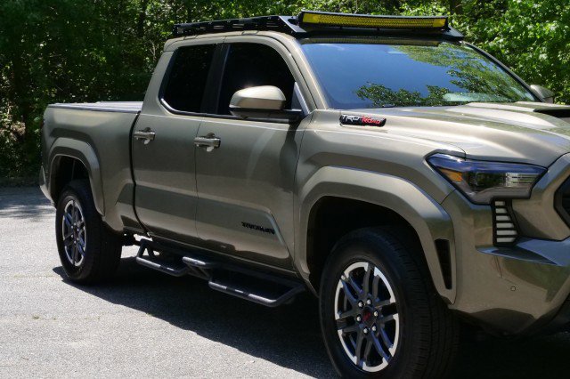 Used 2025 Toyota Tacoma TRD Sport w/ TRD Sport Premium Package AWD/4WD image 34