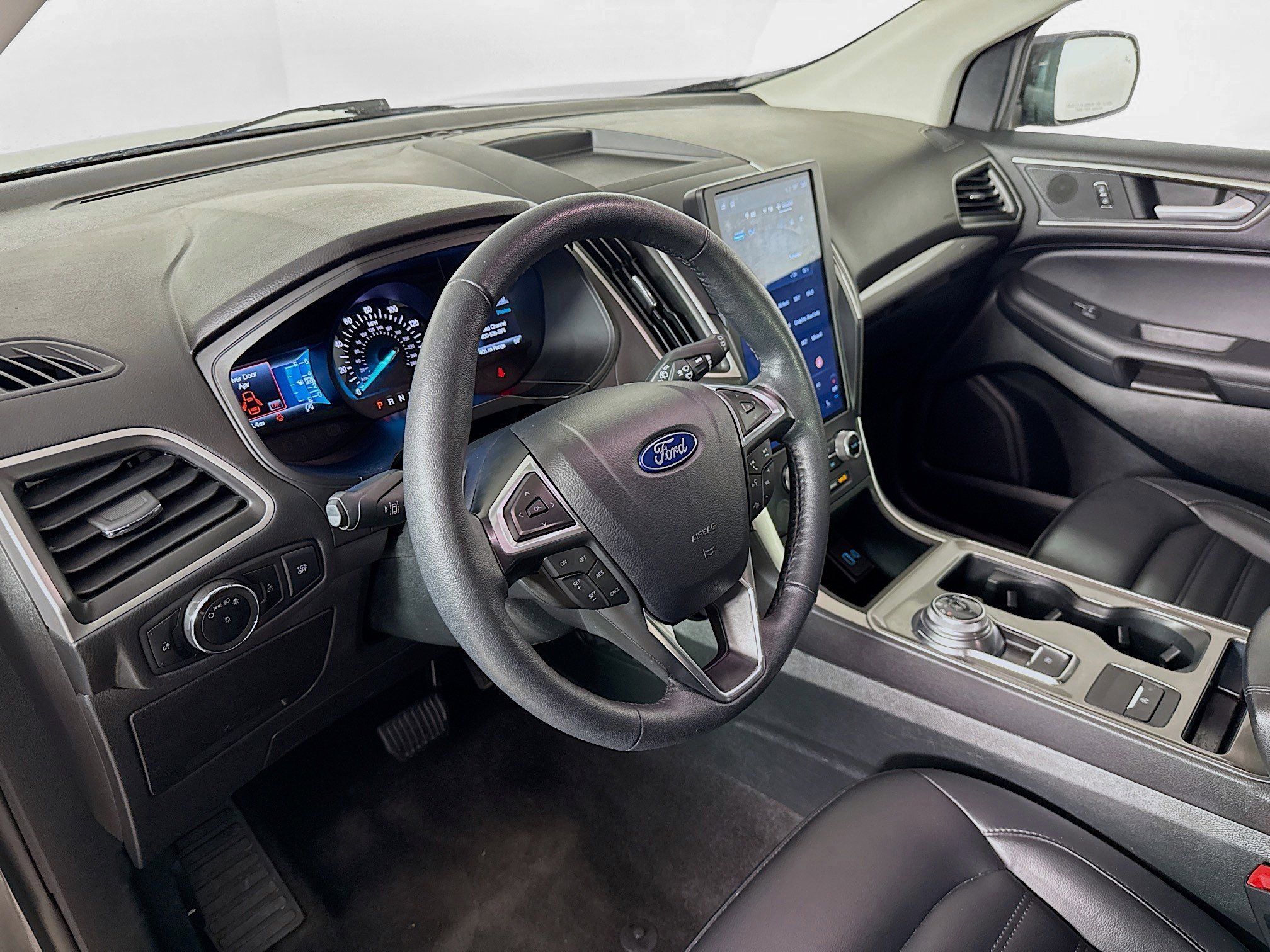 Used 2024 Ford Edge SEL AWD/4WD image 8