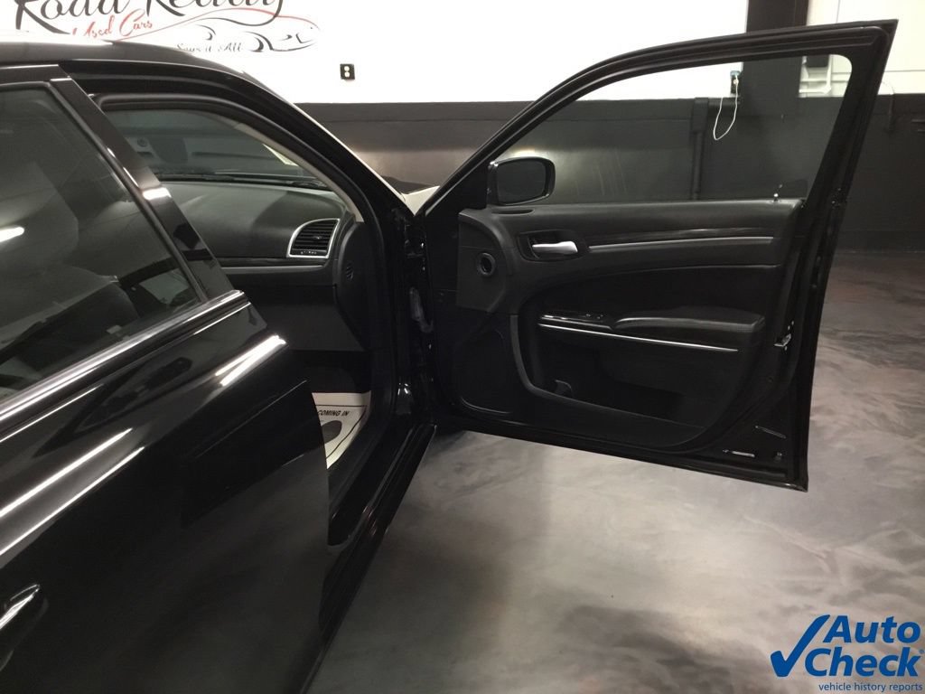Used 2018 Chrysler 300 Touring w/ Sport Appearance Package RWD image 38
