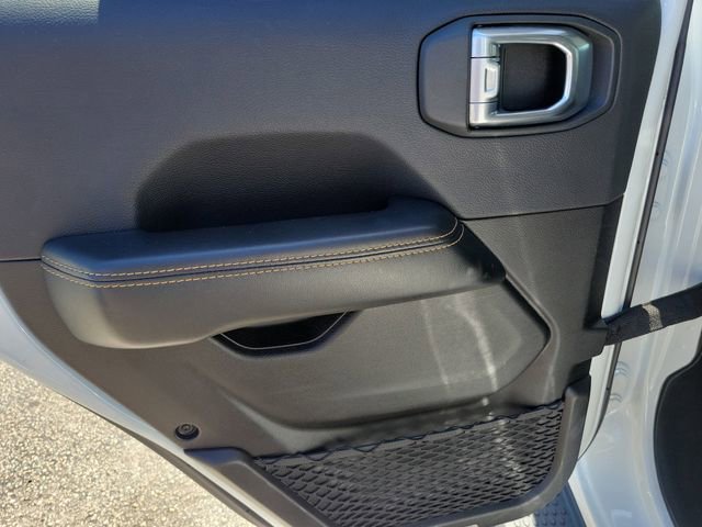 Used 2024 Jeep Wrangler Sahara image 8