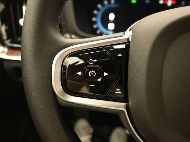 Used 2023 Volvo S60 B5 Ultimate image 23