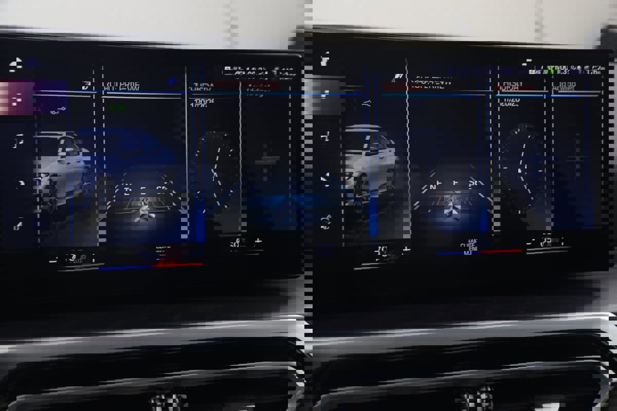 Used 2023 BMW 330e xDrive w/ Premium Package image 35