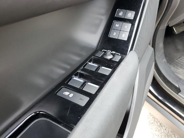 Used 2025 Land Rover Range Rover Velar Dynamic SE image 72