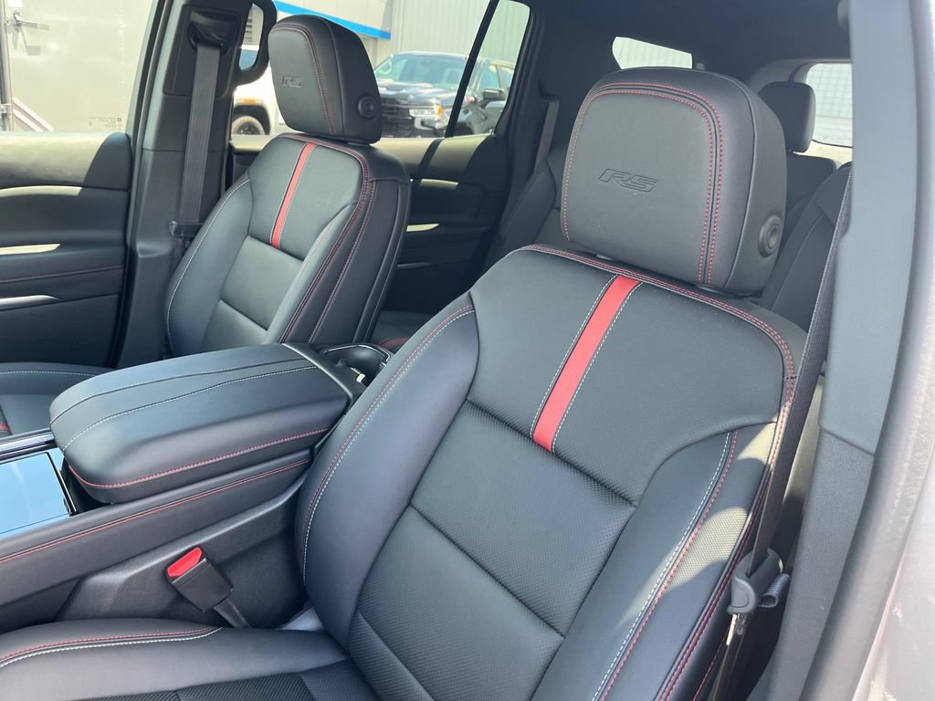 New 2026 Chevrolet Traverse RS w/ LPO, Floor Liner Package FWD image 12