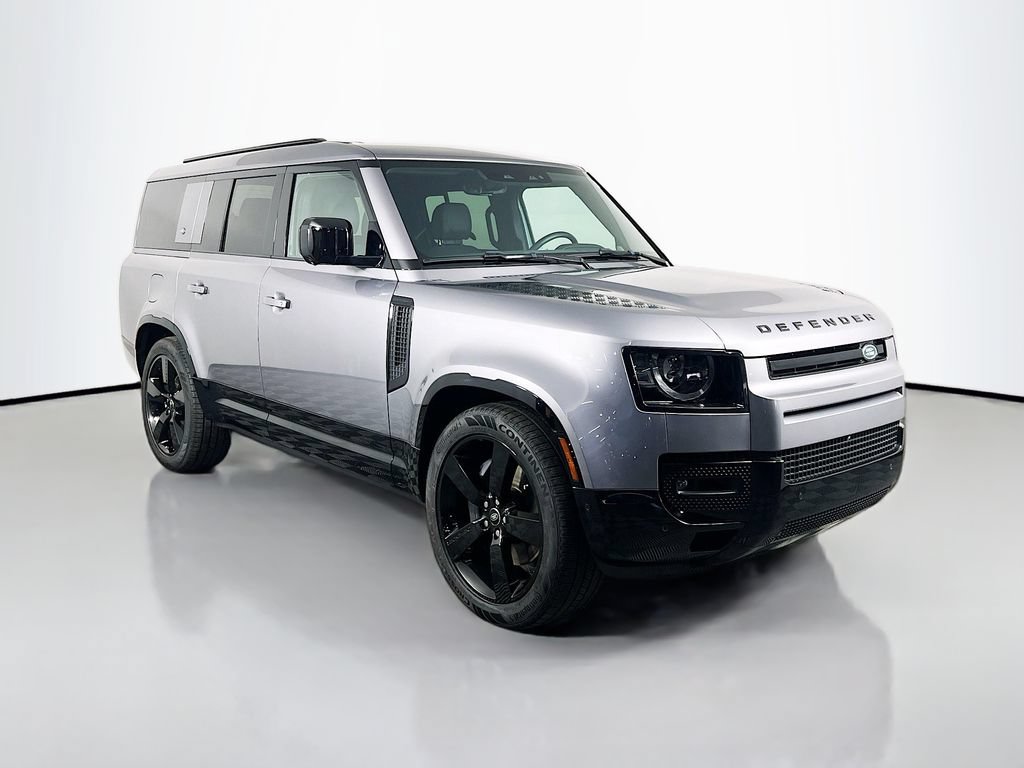 Used 2024 Land Rover Defender 130 X-Dynamic SE AWD/4WD image 3