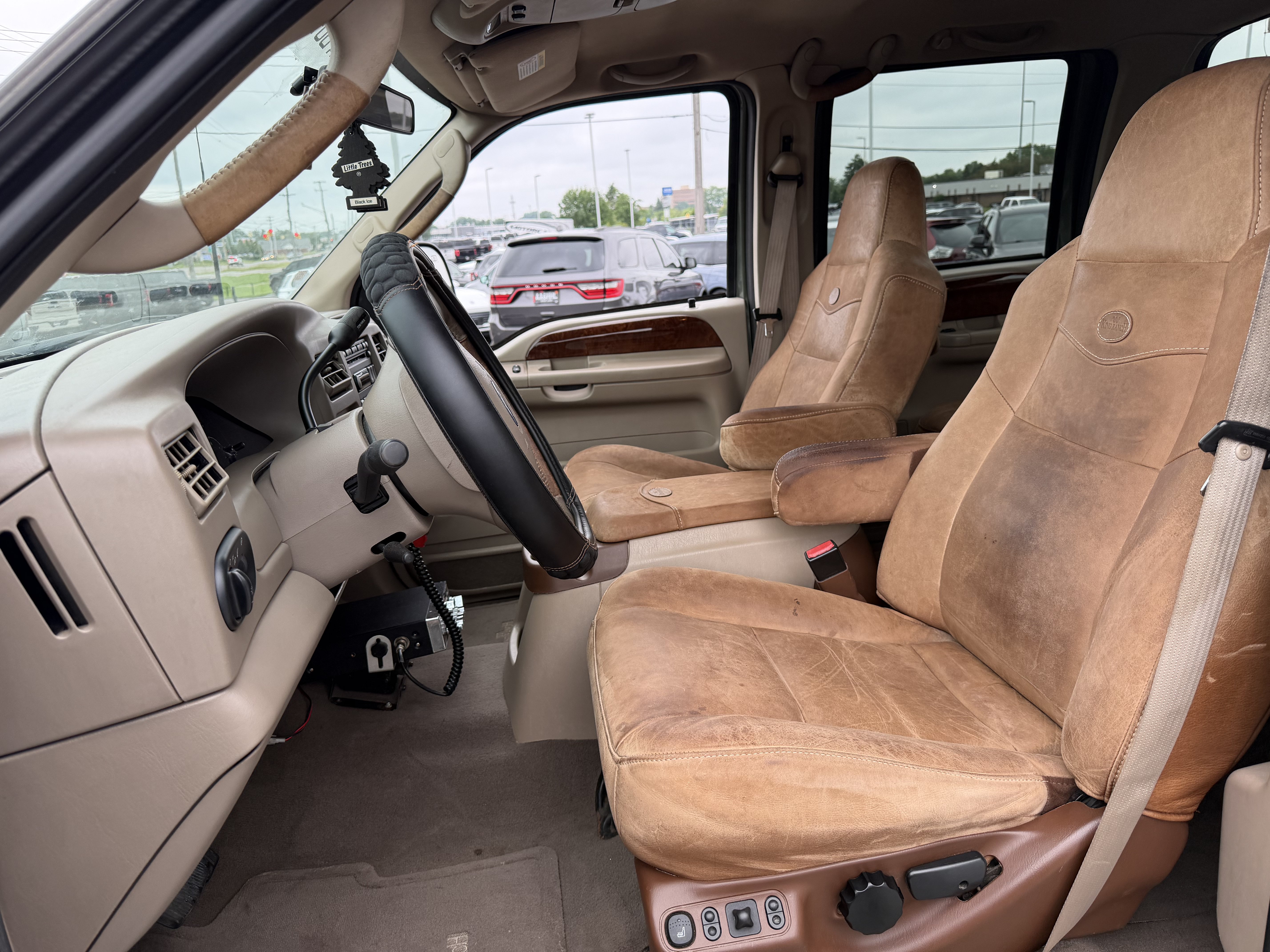 Used 2003 Ford F350 Lariat AWD/4WD image 12