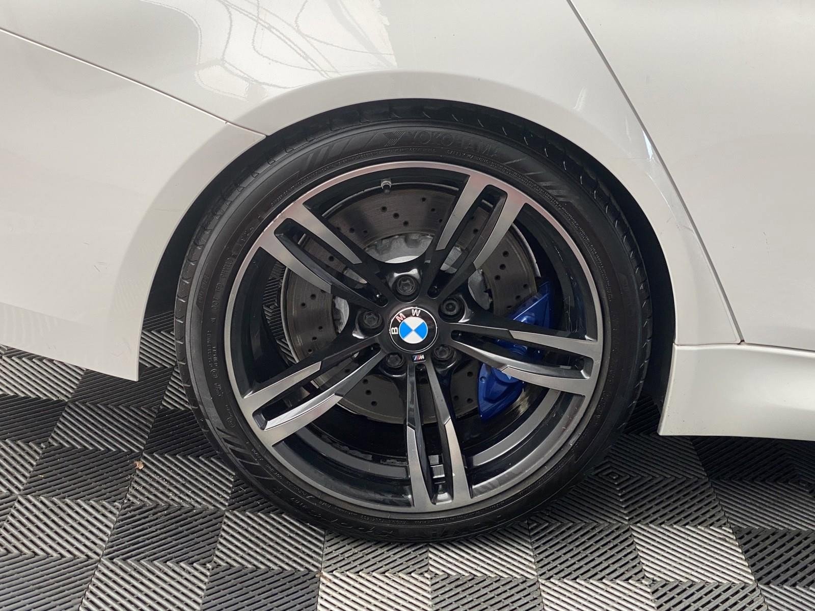 Used 2017 BMW M3 RWD image 18