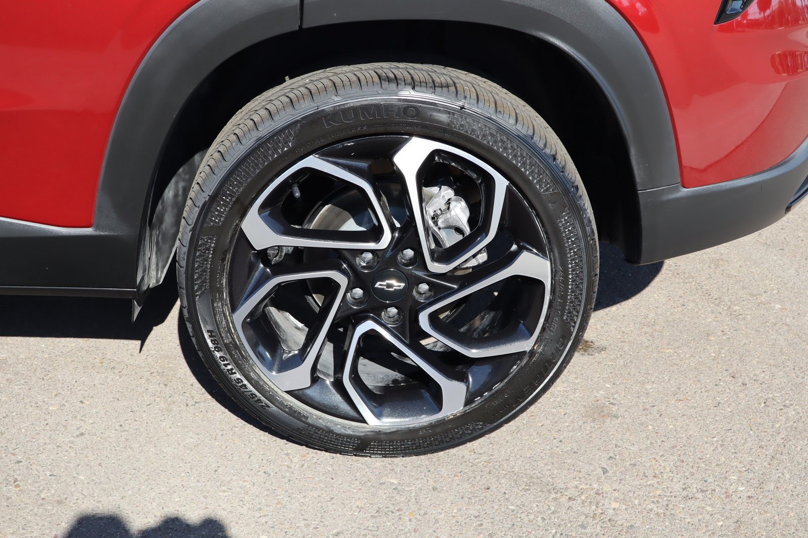 Used 2025 Chevrolet Trax RS w/ Sunroof Package FWD image 13