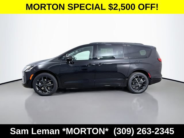 New 2027 Chrysler Pacifica Limited w/ Family Tech Group AWD/4WD image 4