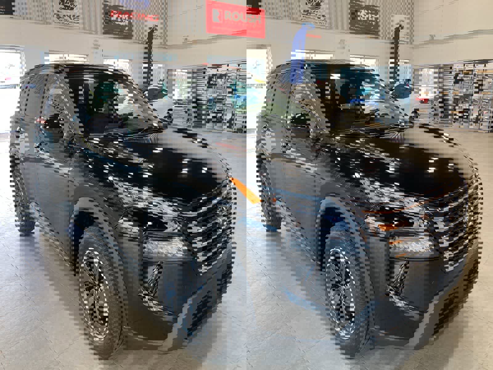 Used 2024 Nissan Rogue SV image 3