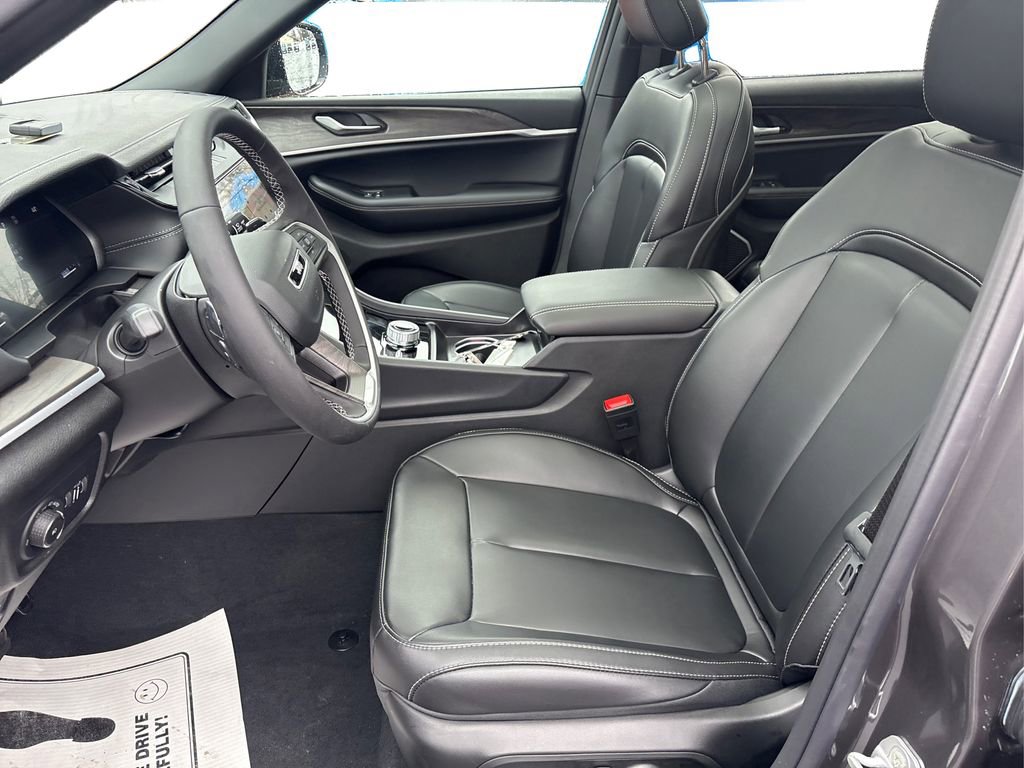 New 2026 Jeep Grand Cherokee L Limited image 9