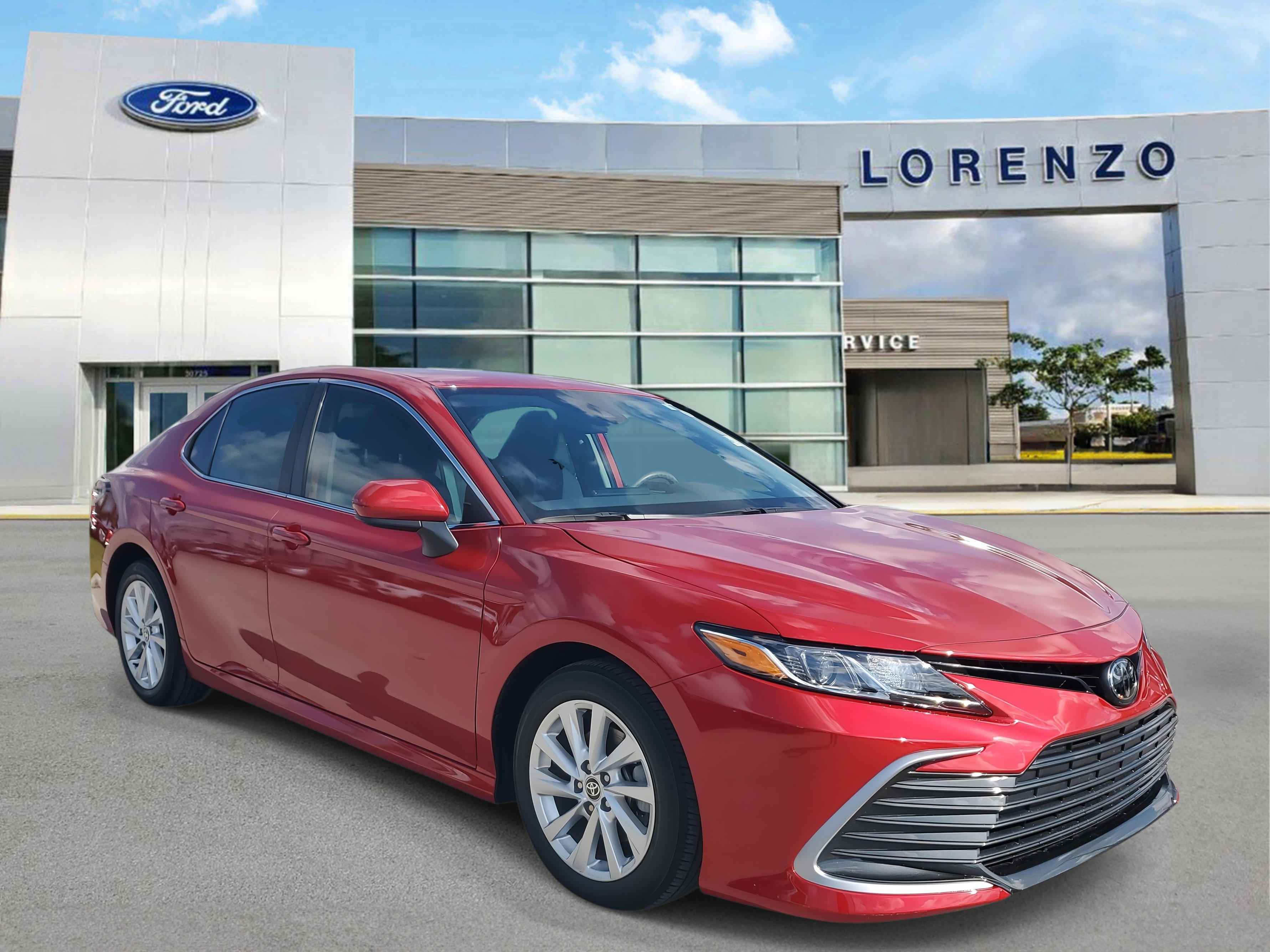 Used 2023 Toyota Camry LE image 3