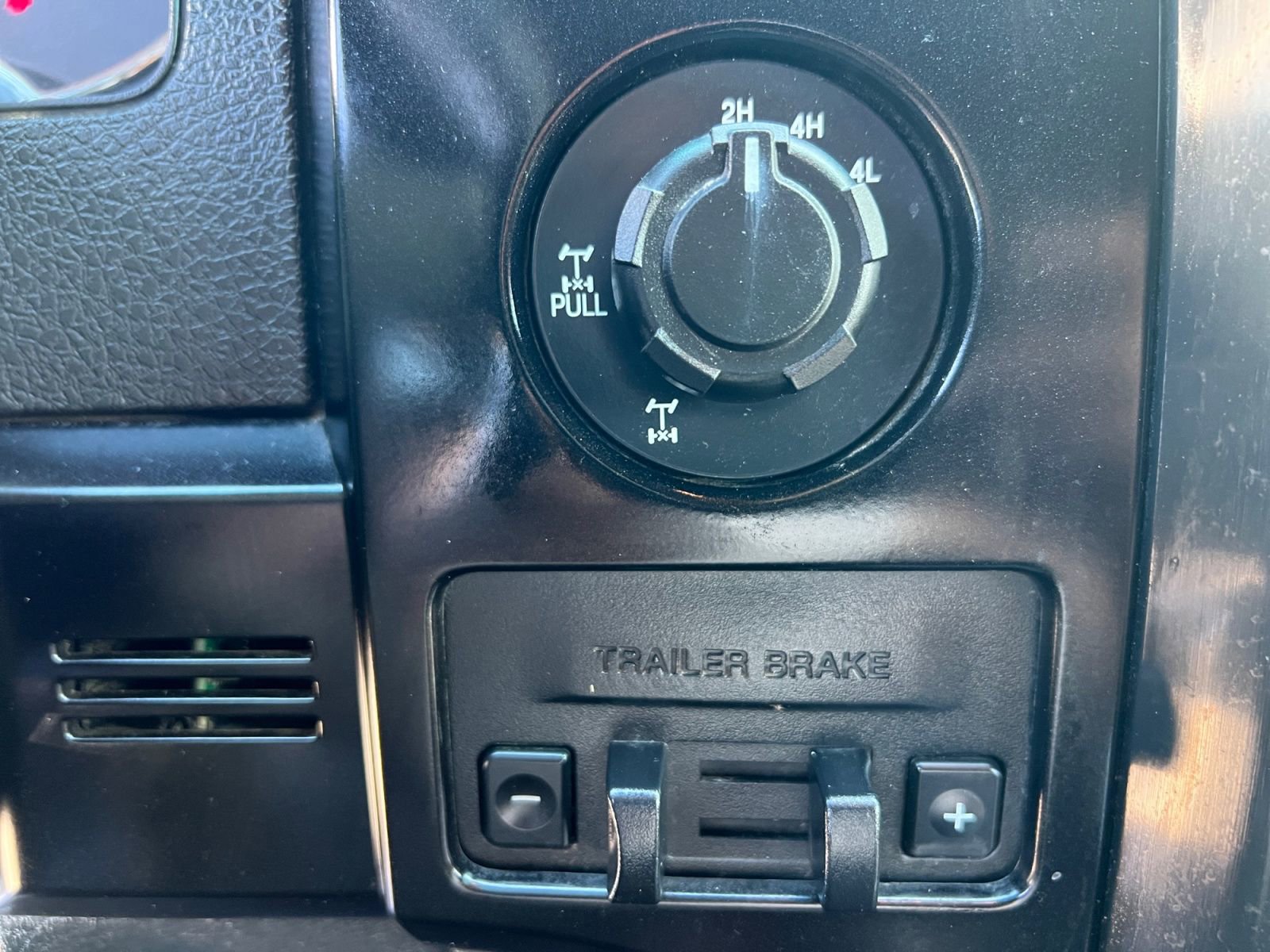 Used 2014 Ford F150 FX4 w/ Equipment Group 402A Luxury image 25