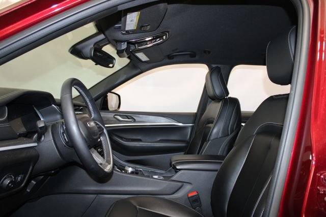 Used 2024 Jeep Grand Cherokee L Limited image 8