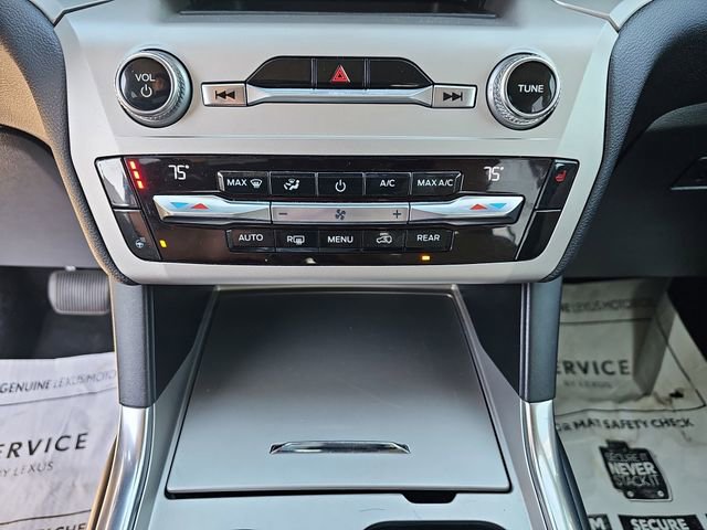 Used 2021 Ford Explorer XLT w/ Equipment Group 202A image 21