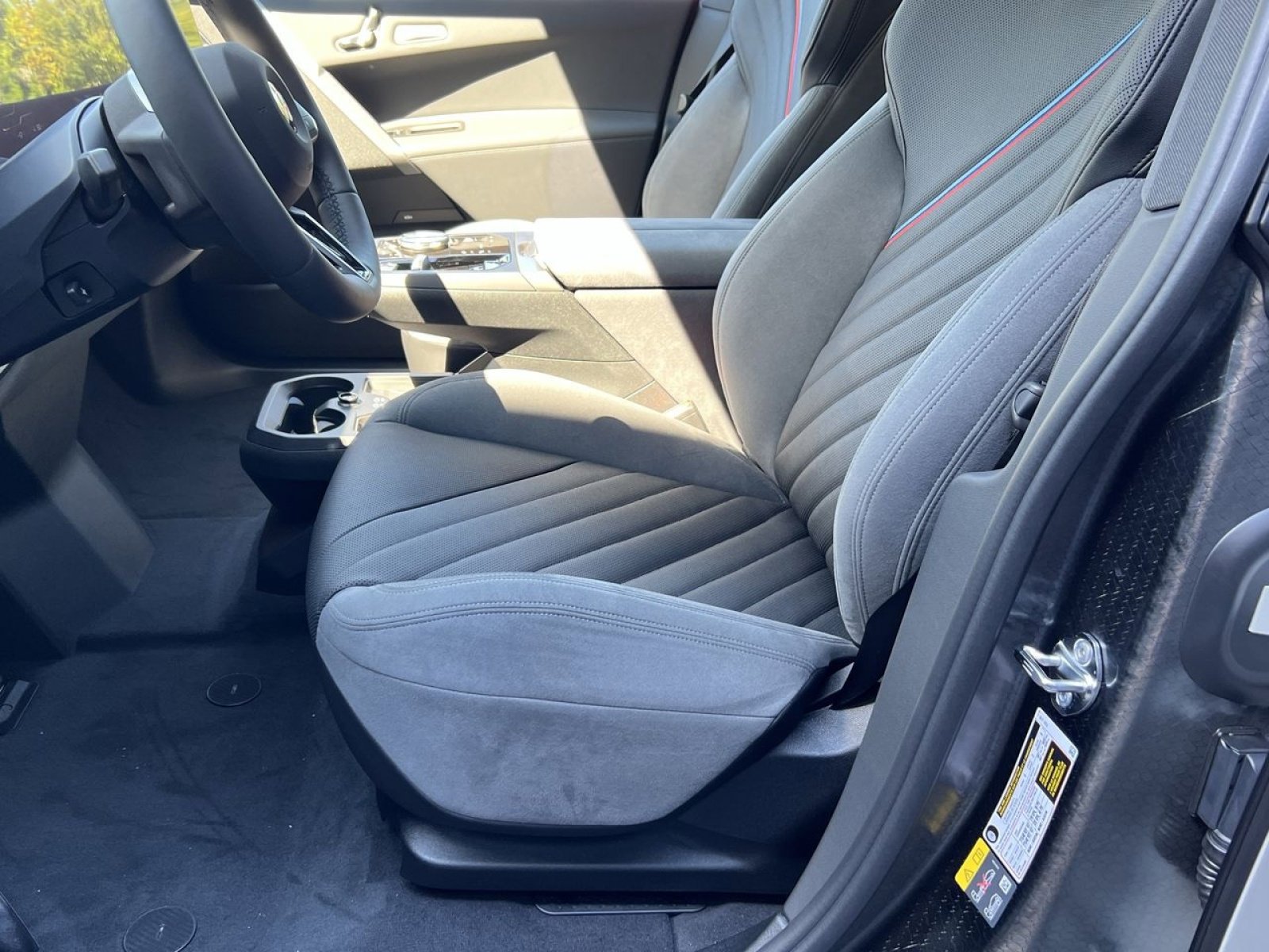 New 2026 BMW iX xDrive60 w/ M Sport Package image 10