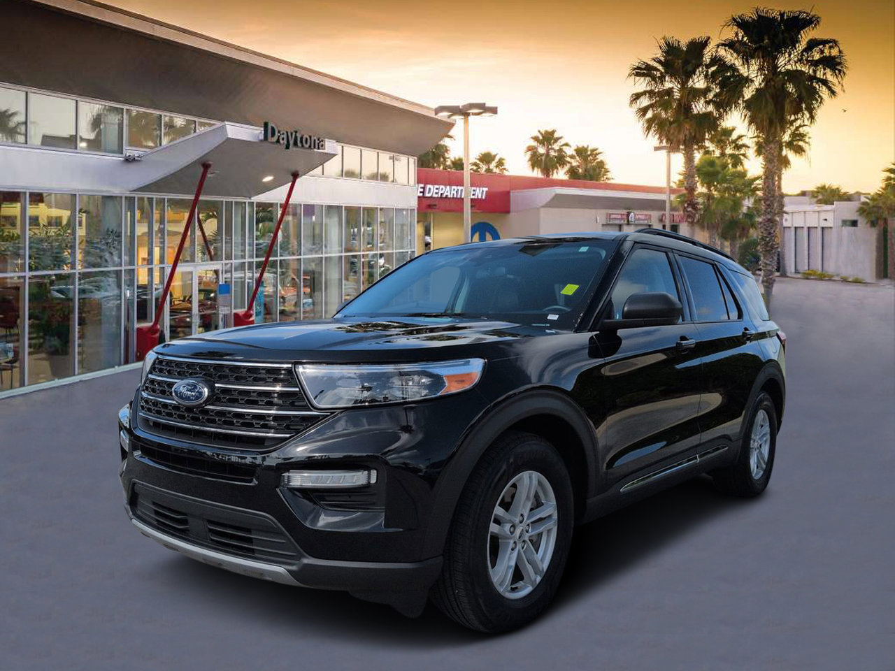 Used 2024 Ford Explorer XLT w/ Equipment Group 202A RWD image 7