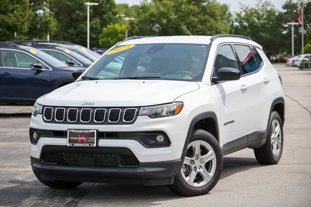 Used 2023 Jeep Compass Latitude w/ Convenience Group AWD/4WD image 16