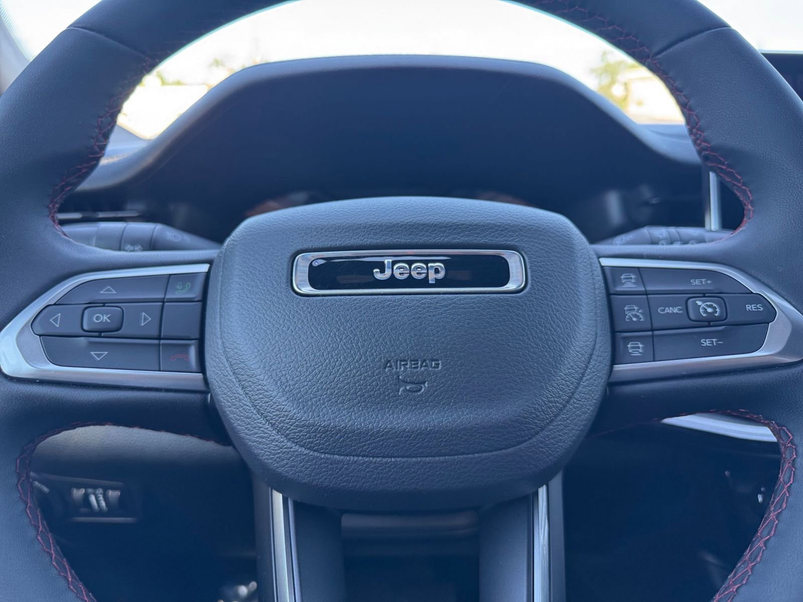 Used 2025 Jeep Compass Trailhawk image 27