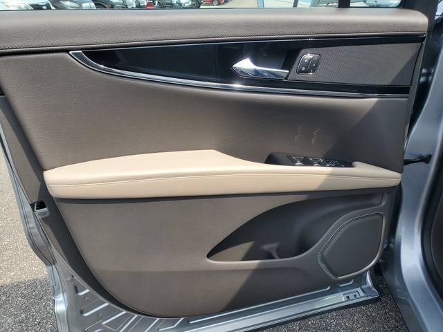 Certified 2023 Lincoln Nautilus FWD w/ Premium Package image 9