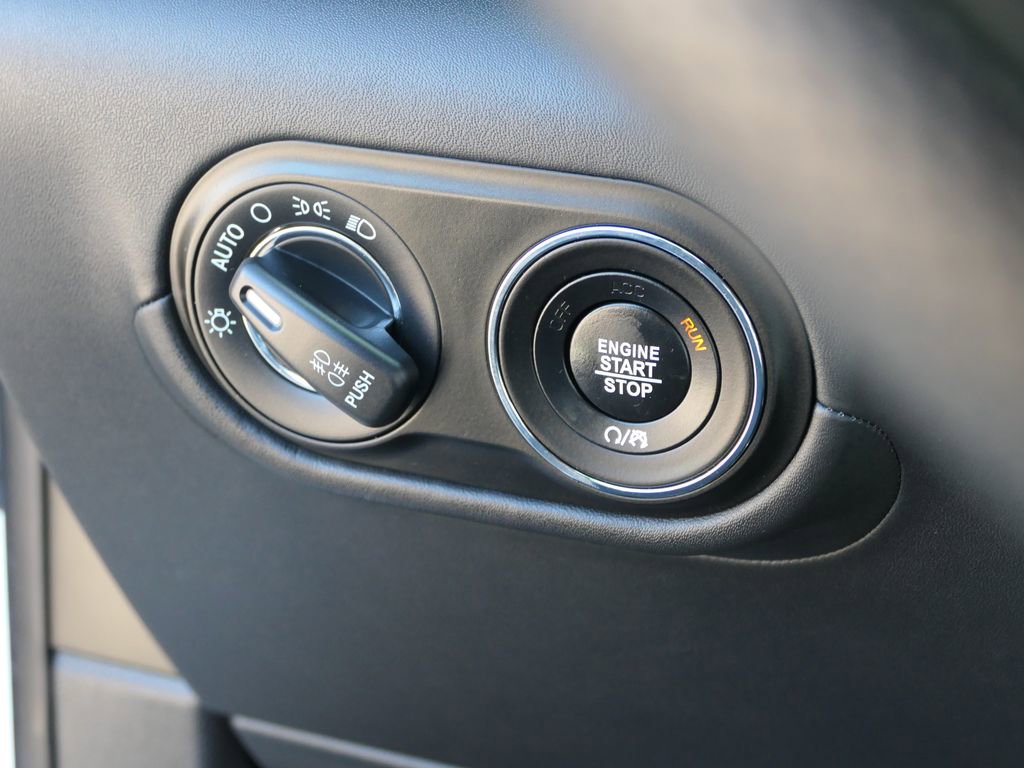 Used 2024 Maserati Levante GT Ultima AWD/4WD image 17