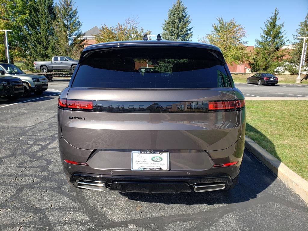 New 2025 Land Rover Range Rover Sport Dynamic SE image 6