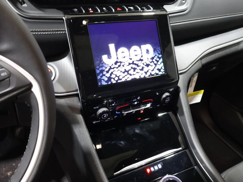 New 2026 Jeep Grand Cherokee Laredo X AWD/4WD image 19