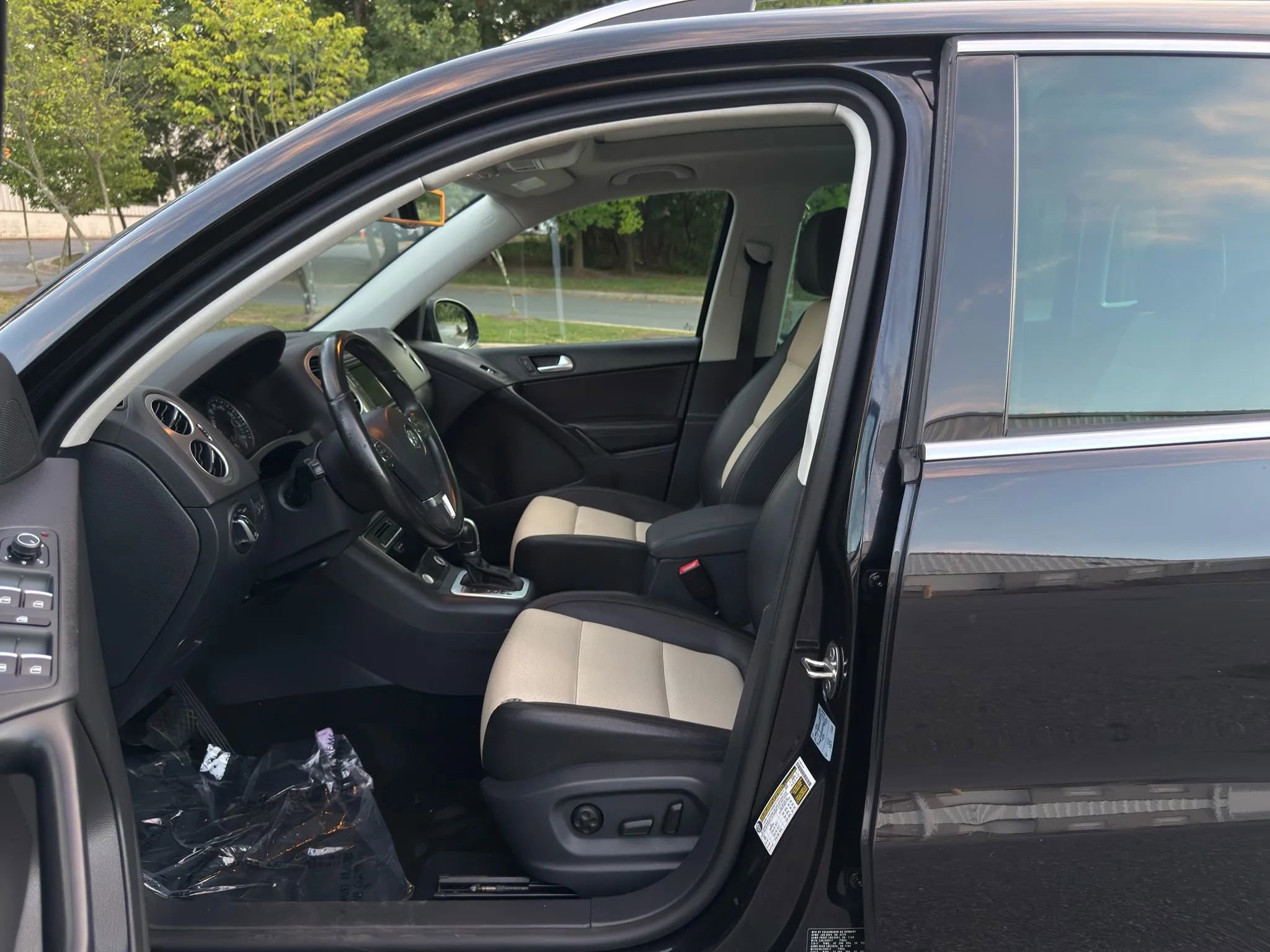 Used 2017 Volkswagen Tiguan Wolfsburg Edition image 15