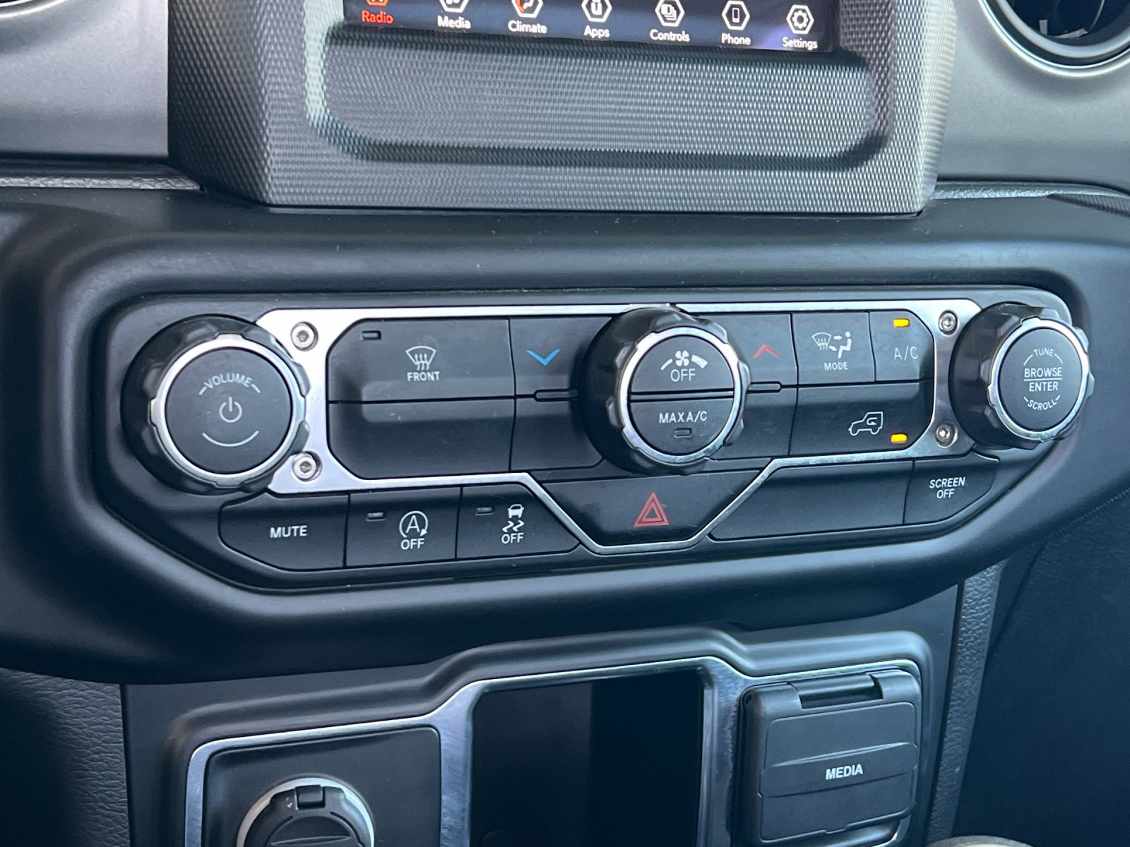 Used 2022 Jeep Gladiator Sport AWD/4WD image 19