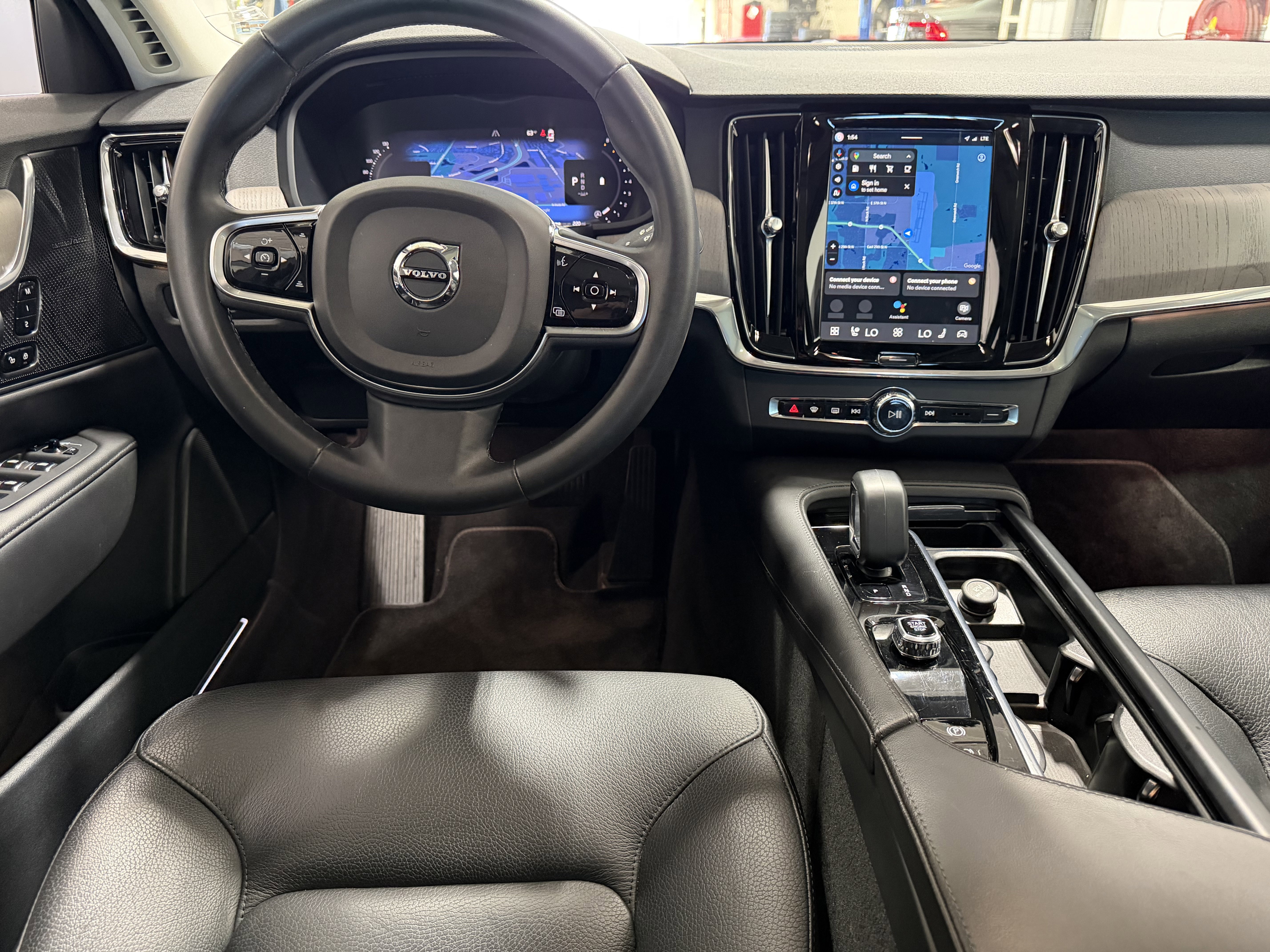 Used 2023 Volvo S90 B6 Plus AWD/4WD image 25