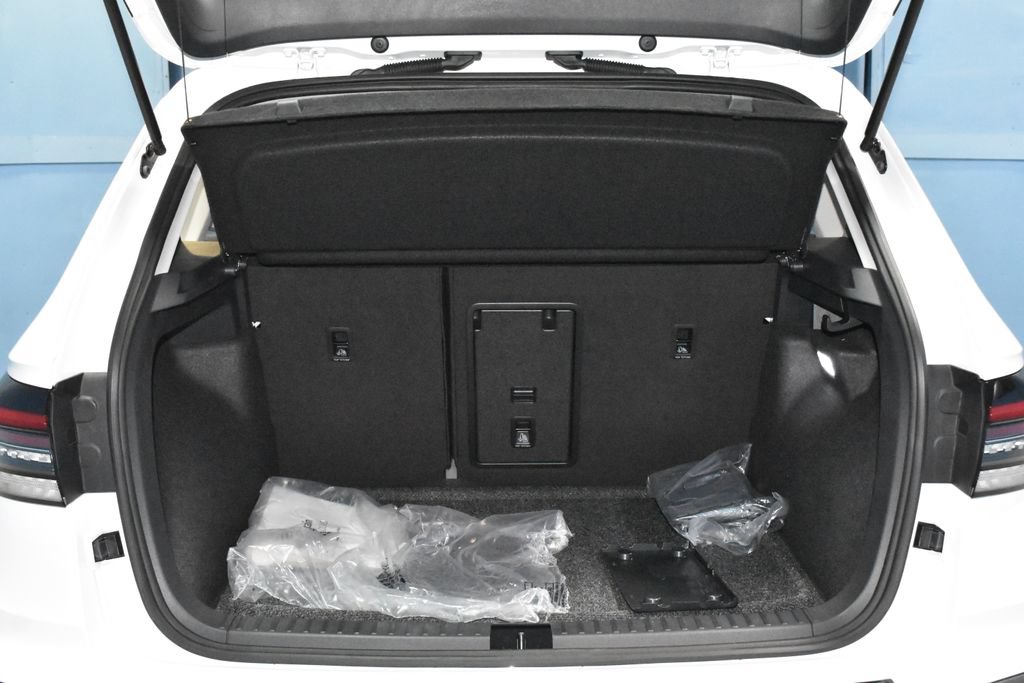 Certified 2025 Volkswagen Taos S AWD/4WD image 25