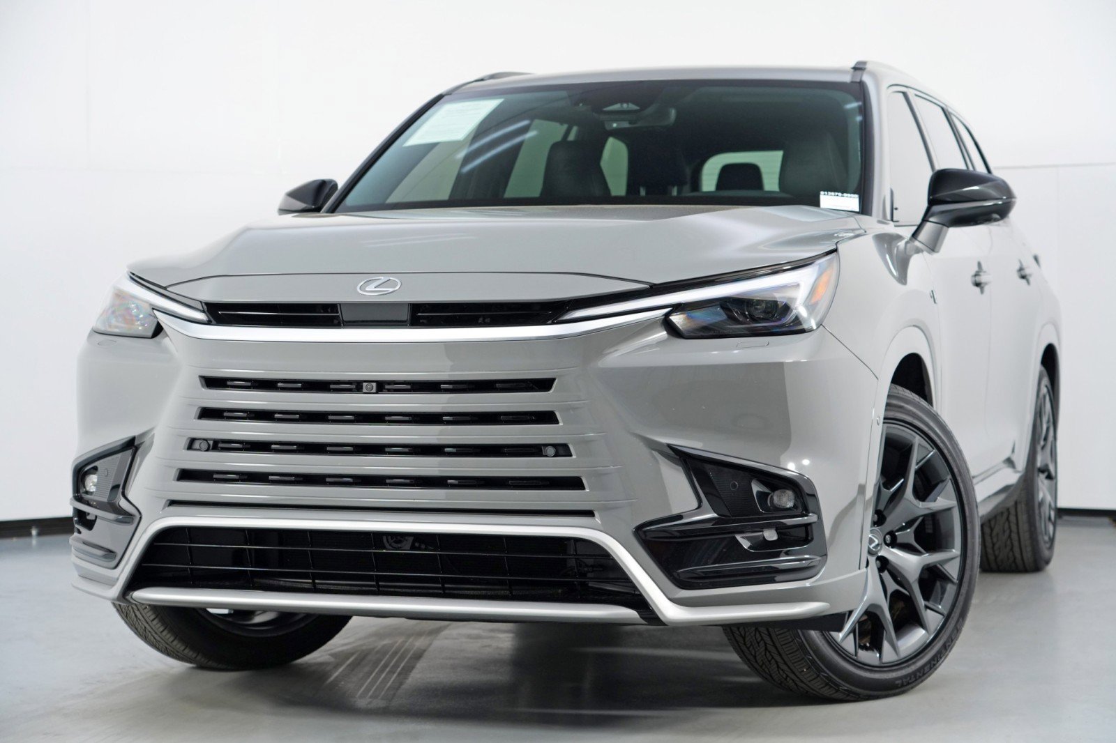 Used 2025 Lexus TX 500h AWD w/ Technology Package image 3