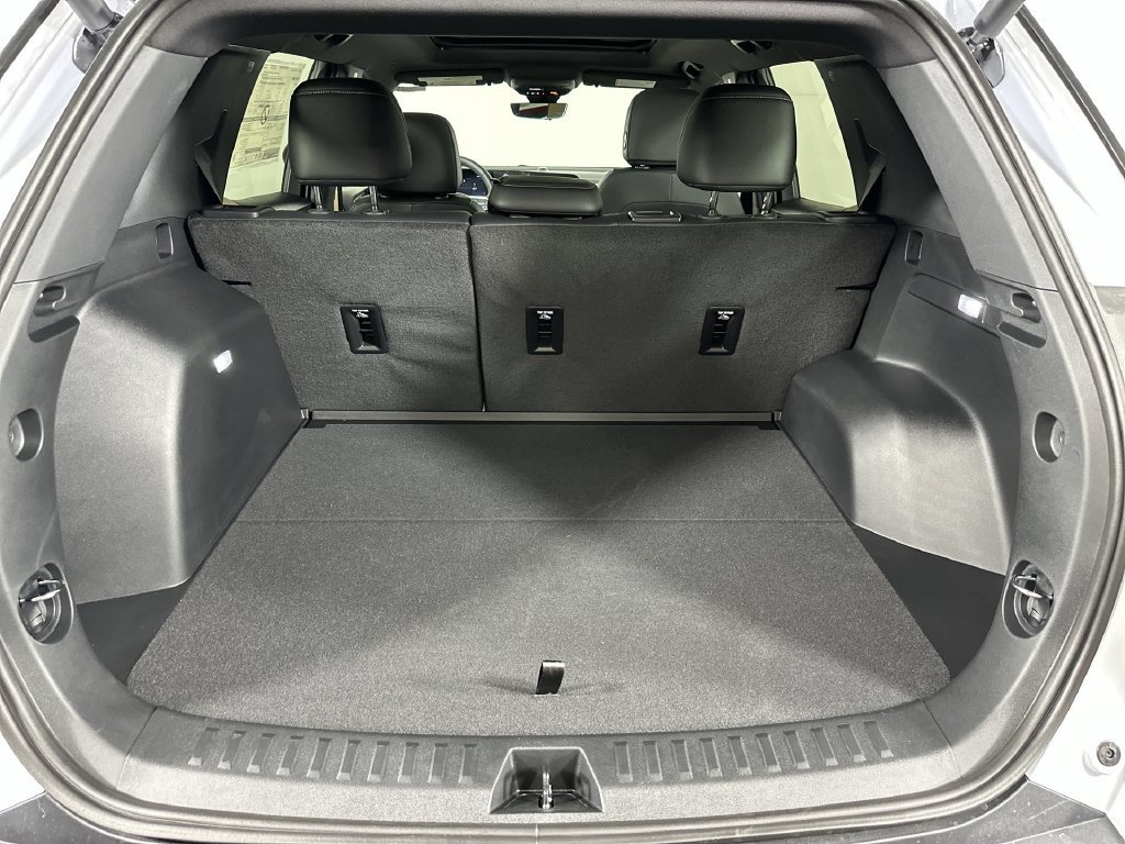 New 2027 Chevrolet Equinox ACTIV w/ Safety and Technology Package AWD/4WD image 27
