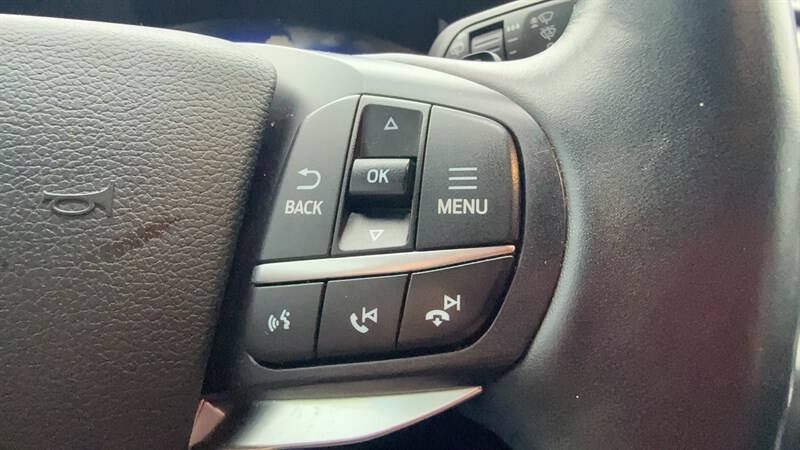 Used 2020 Ford Explorer Platinum w/ Premium Technology Package AWD/4WD image 21