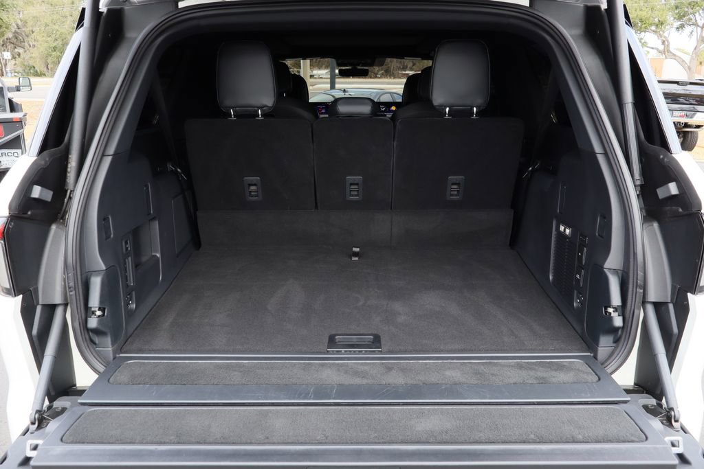 Used 2025 Lincoln Navigator L Reserve w/ Jet Appearance Package image 30