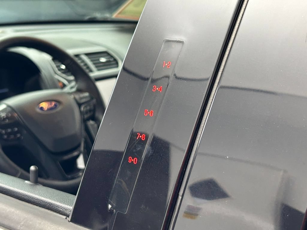 Used 2018 Ford Explorer XLT w/ Equipment Group 202A FWD image 31