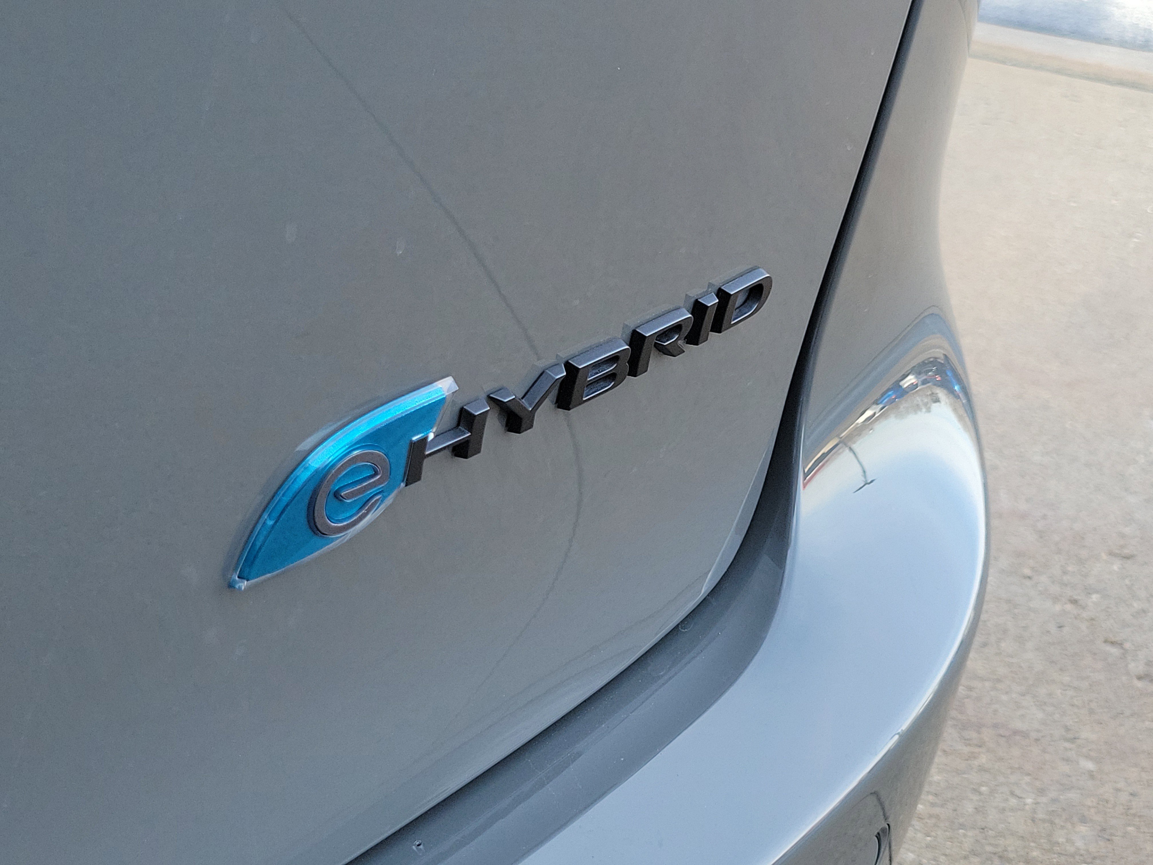 Used 2025 Chrysler Pacifica Premium image 22