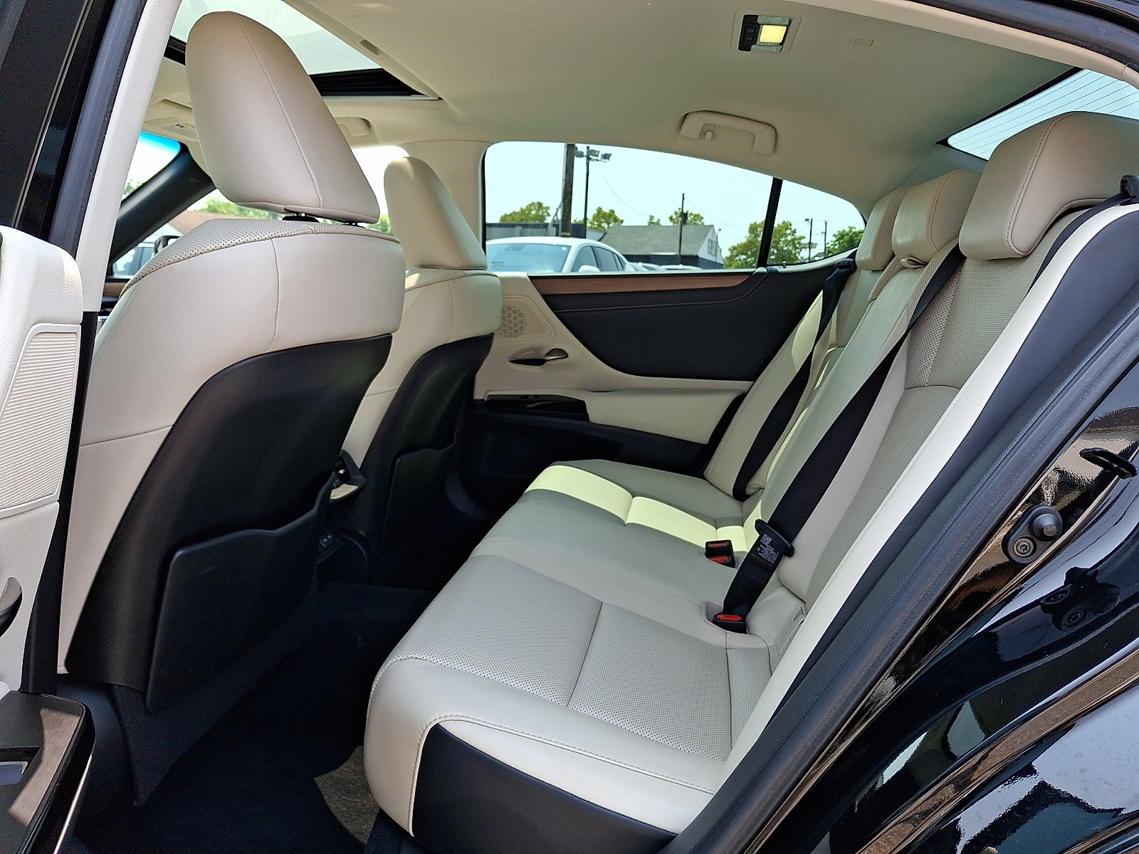Used 2023 Lexus ES 250 w/ Premium Package AWD/4WD image 10
